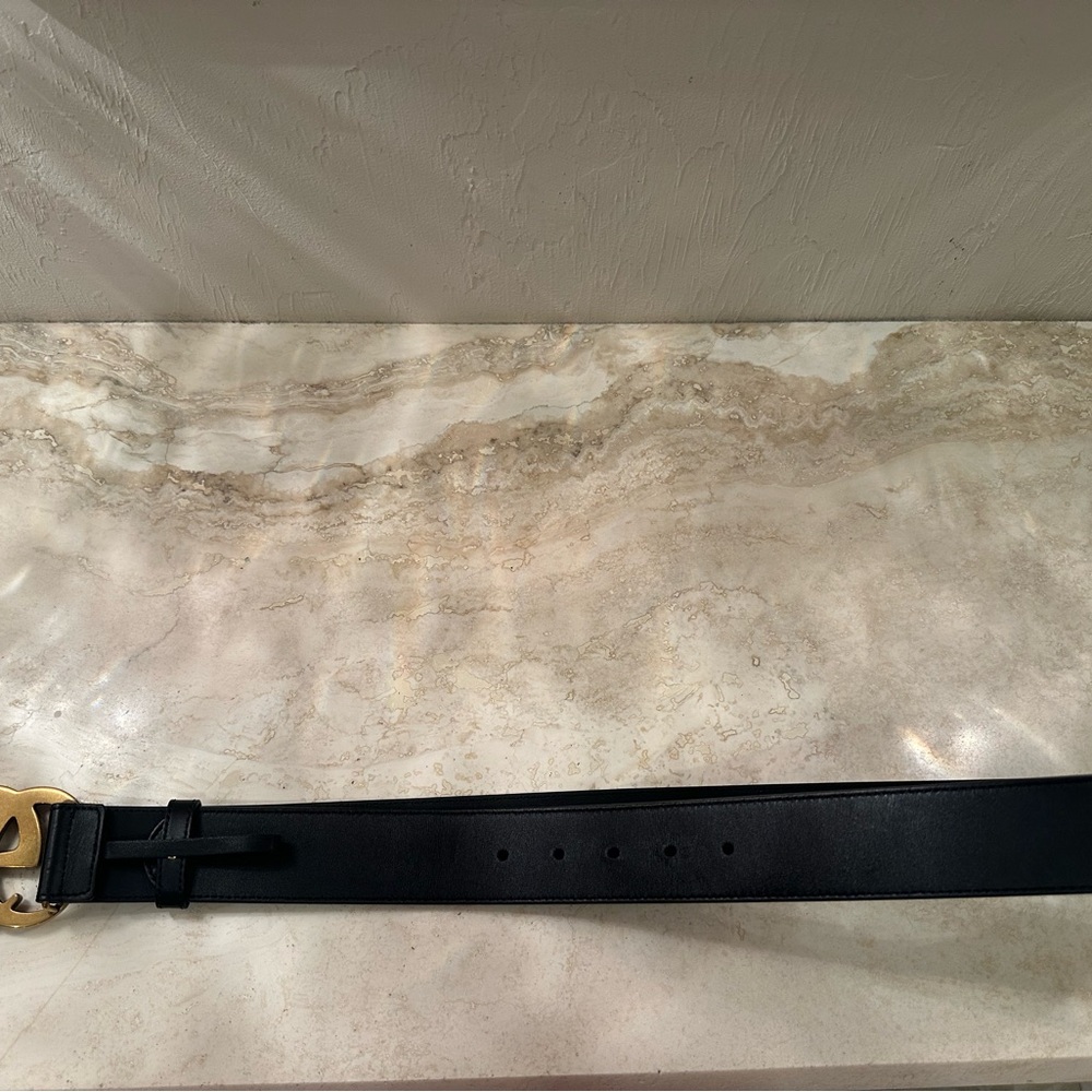 Gucci Black Belt with Gold GG Buckle - Picture 3 of 6